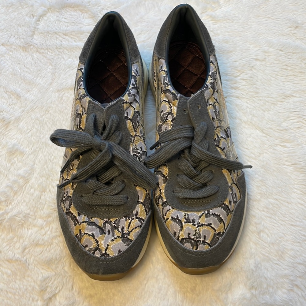 New Gola size 7 sneakers